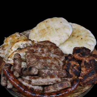 Pola kilograma miksa ćevapa