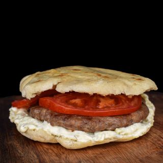 AKCIJA Pljeskavica + Mali pomfrit