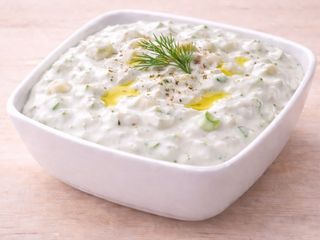 TZATZIKI SALATA