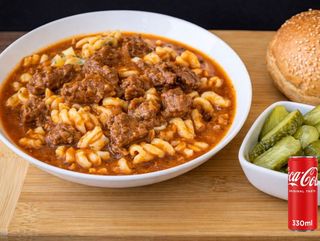 KOMPLET OBROK - juneći gulaš i krastavčići