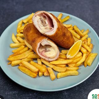 Karađorđeva šnicla 300 gr,pomfrit,tastature sos