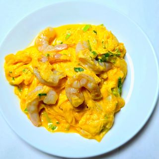 75. Soft scrambled Eggs with Shrimp(20pcs) and Rice