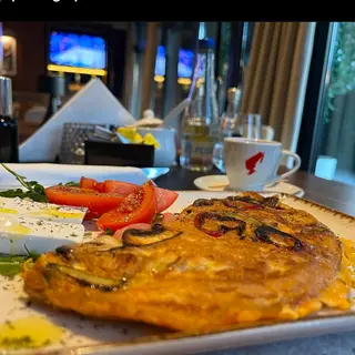 Omlet sa povrcem