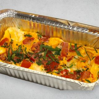 Omelet with tomatoes and mozzarella