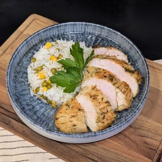 Chicken sous-vide with rice and vegetables