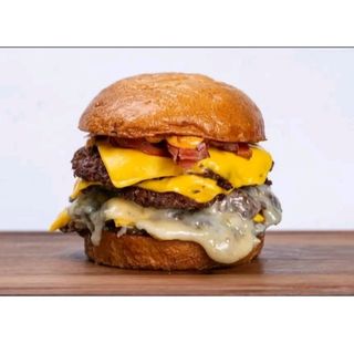 Smash Blue Bacon Garilic BBQ Cheeseburger 5