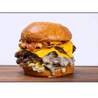Smash Blue Bacon Garilic BBQ Cheeseburger 4