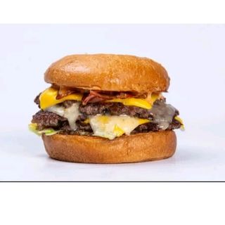 Smash Blue Bacon Garilic BBQ Cheeseburger 3