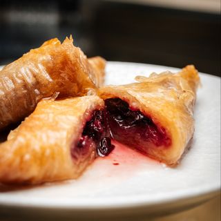 Baklava višnja