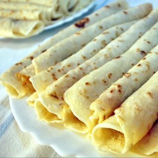 DOMAĆE BAKINE PALAČINKE 2 komada