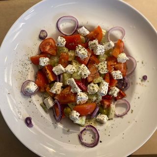 Grčka salata sa maslinovim uljem