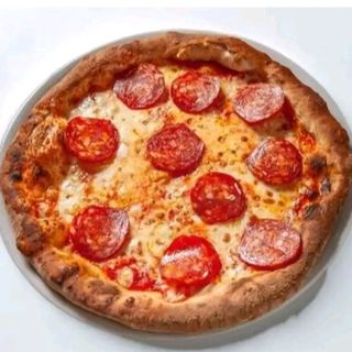 Napolitana Peperoni 32 + Coca Cola