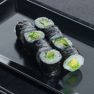 Avocado Ноsomaki sushi