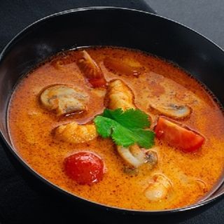 Tom yam with shrimp and mussels