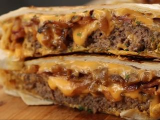 Pljeskavica u hrskavoj tortilji