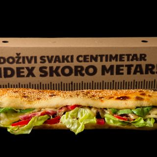 Index sendvič skoro metar sa dimljenim vratom