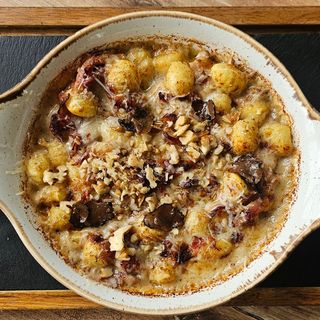 Zapečene njoke sa pršutom i tartufima