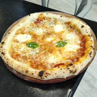 Margherita pizza 33cm
