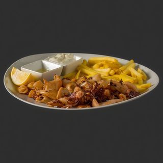 Lignje na žaru sa pomfritom