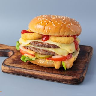 Triple MC Spajsi burger