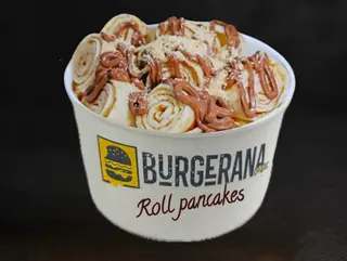 Roll pancakes nutella