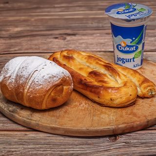 Pita pečurka, buh. džem i jogurt