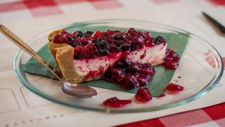 Cheesecake sa šumskim voćem