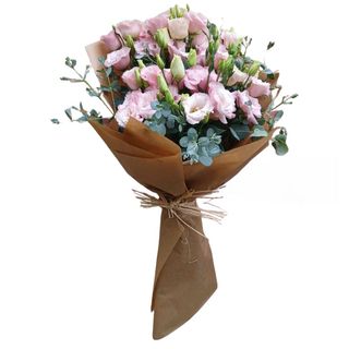 Buket sa liziantusima i eukaliptusom