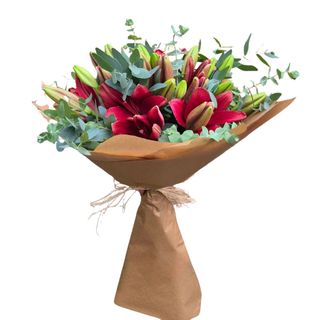 Buket sa crvenim ljiljanima 