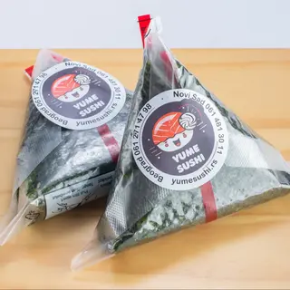Onigiri sa lososem