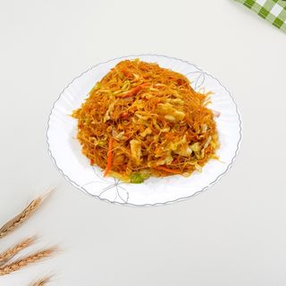 59. Prženi pirinčani rezanci sa govedinom 牛肉炒米粉