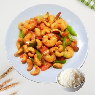 15. Prženi škampi cele i indijski orah. 虾仁炒西芹腰果 Fried shrimp with celery and cashews.