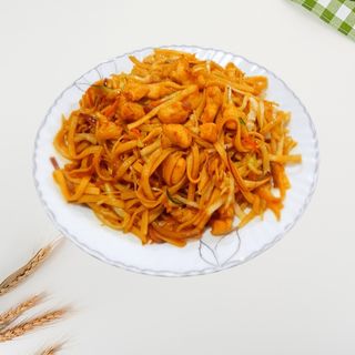 51. Pileći prženi rezanci 鸡肉炒面