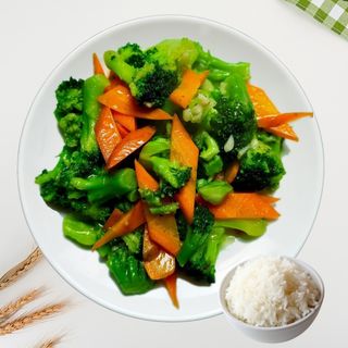 27 Prženi brokoli 炒西兰花 Sauteed broccoli