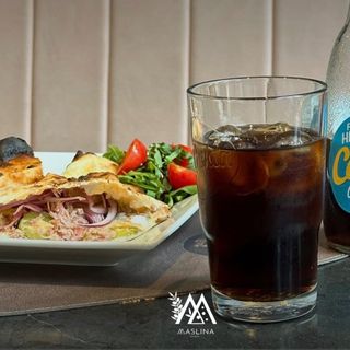 Gurmaski sendvic sa koktom