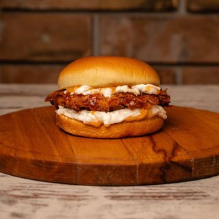 Crispy chicken burger