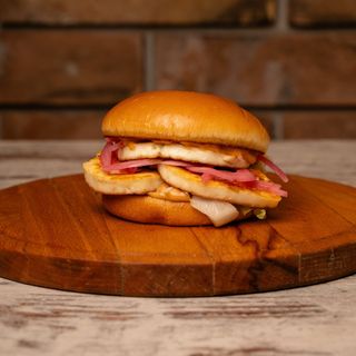 Halloumi burger bez mesa