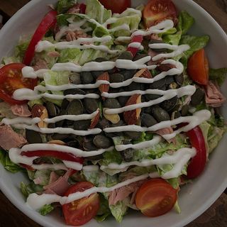 Top tuna salata