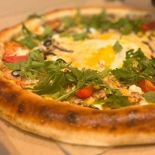 PIZZA VIKTORIA 32CM (sa punjenim krajevima)