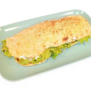 SENDVIČ SA POHOVANOM PILETINOM