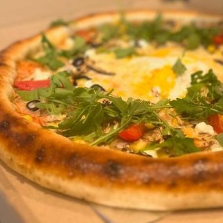 PIZZA VIKTORIA 42CM (sa punjenim krajevima)