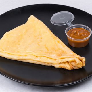 Slatka palačinka kuvano zaslađeno mleko / Блин вареная сгущенка