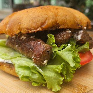 Pljeskavica i pomfrit (150g)