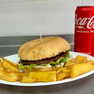 Pljeskavica, pomfrit (150g), Coca-Cola 0.33l