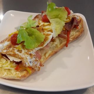 Sendvič sa slaninom i jajima