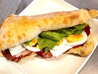 Proteinski korner sendvič