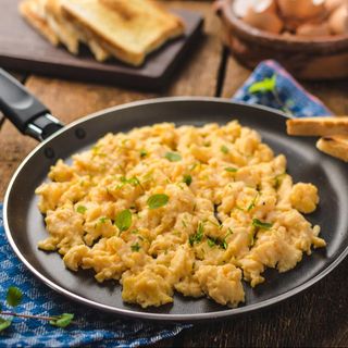 Kajgana sa svinjskom dimljenom kobasicom (4 jaja)