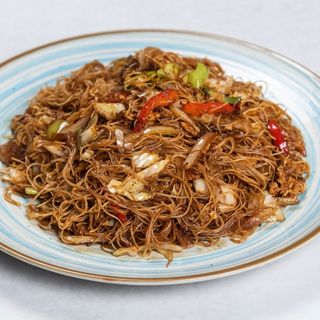 Fried rice noodle with vegetable素炒米粉