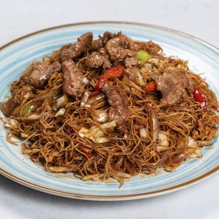 fried rice noodle with beef牛炒米粉