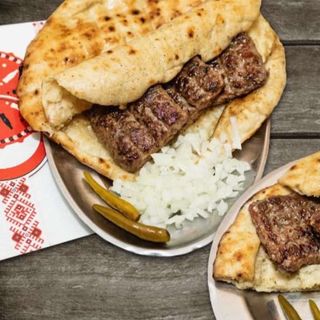 Napoli Banjalučki Ćevapi sa kajmakom i lukom